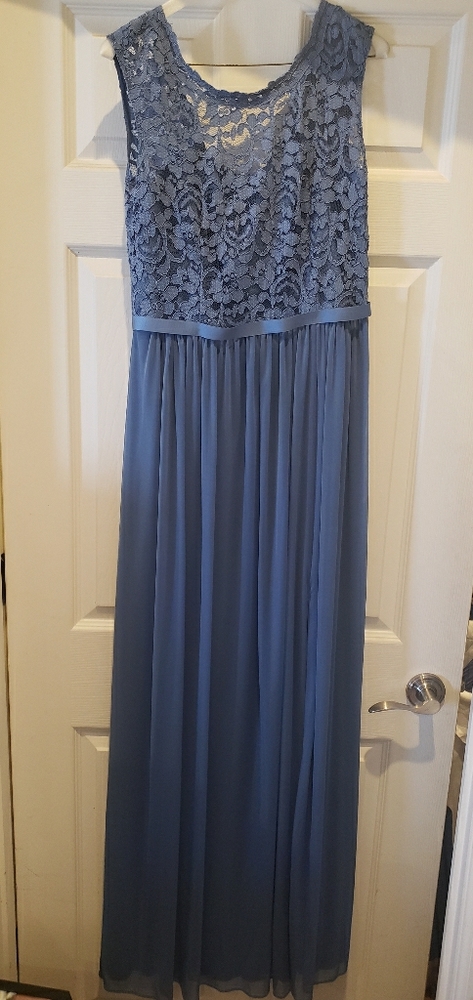 David's Bridal Long Brides Dress with Lace Bodice